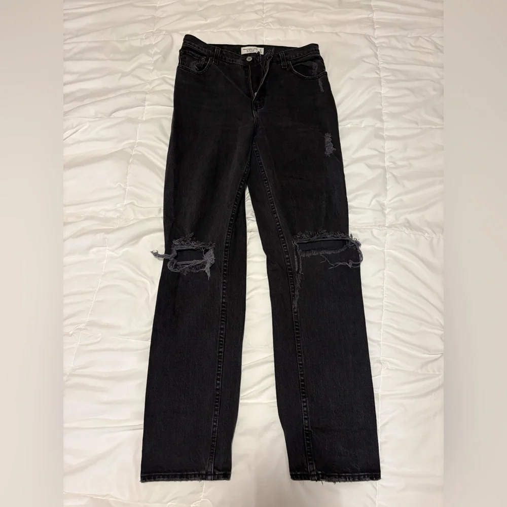 Abercrombie & Fitch 90s Straight Ultra High Rise Black Distressed Jeans Size 27 - Picture 2 of 4